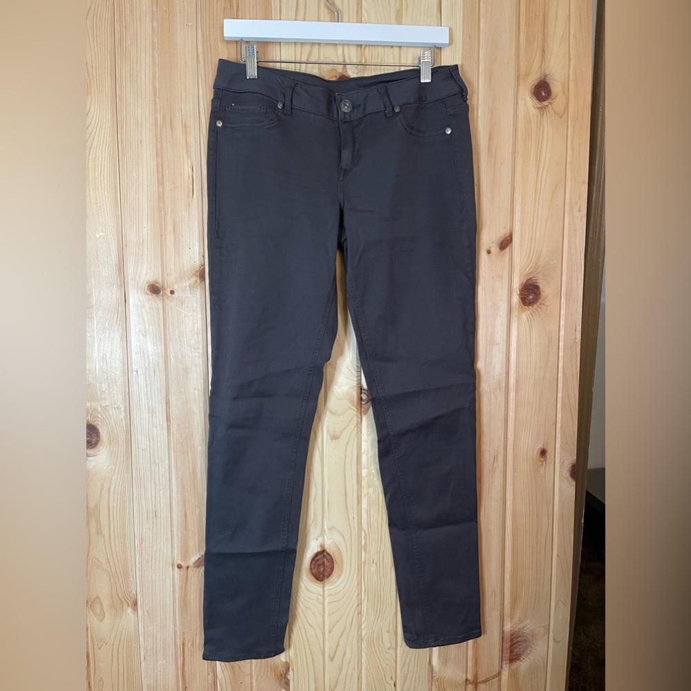 Grey stretch pants. Size M-R